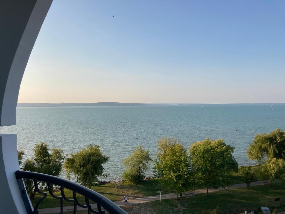 Vizparti Apartman Siofok Luaran gambar