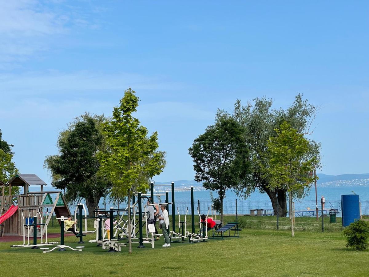 Vizparti Apartman Siofok Luaran gambar