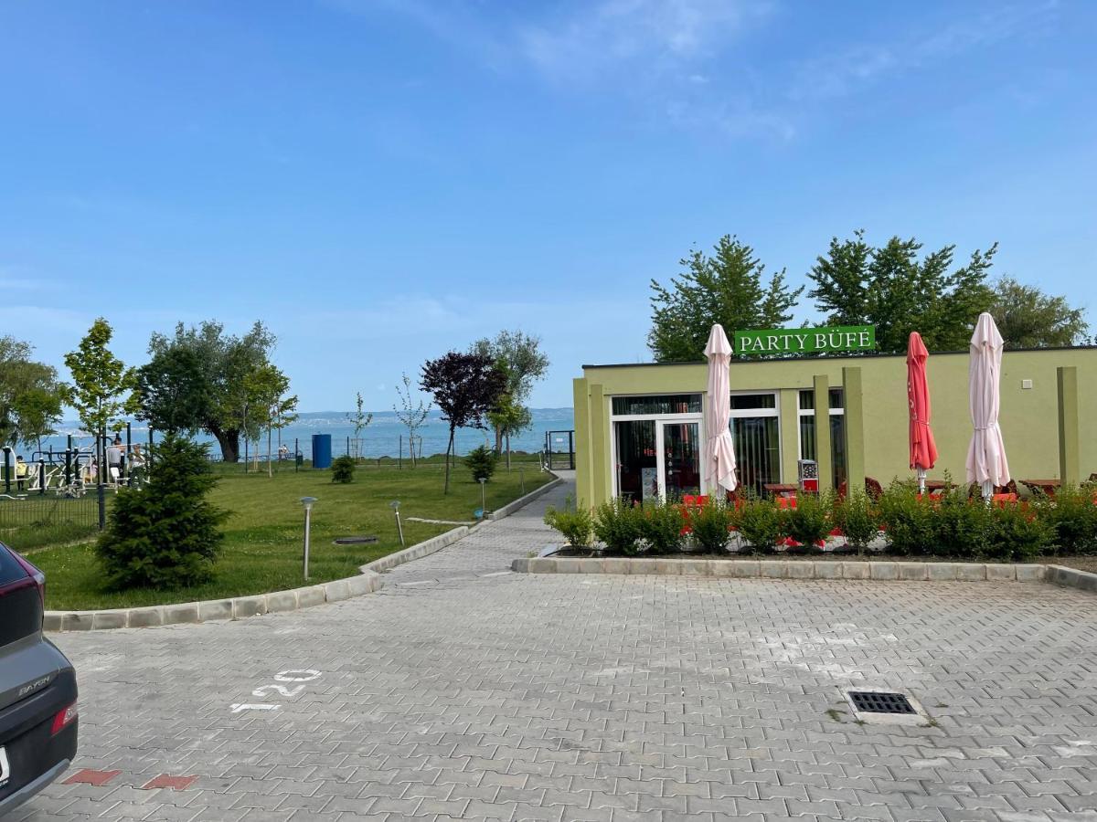 Vizparti Apartman Siofok Luaran gambar
