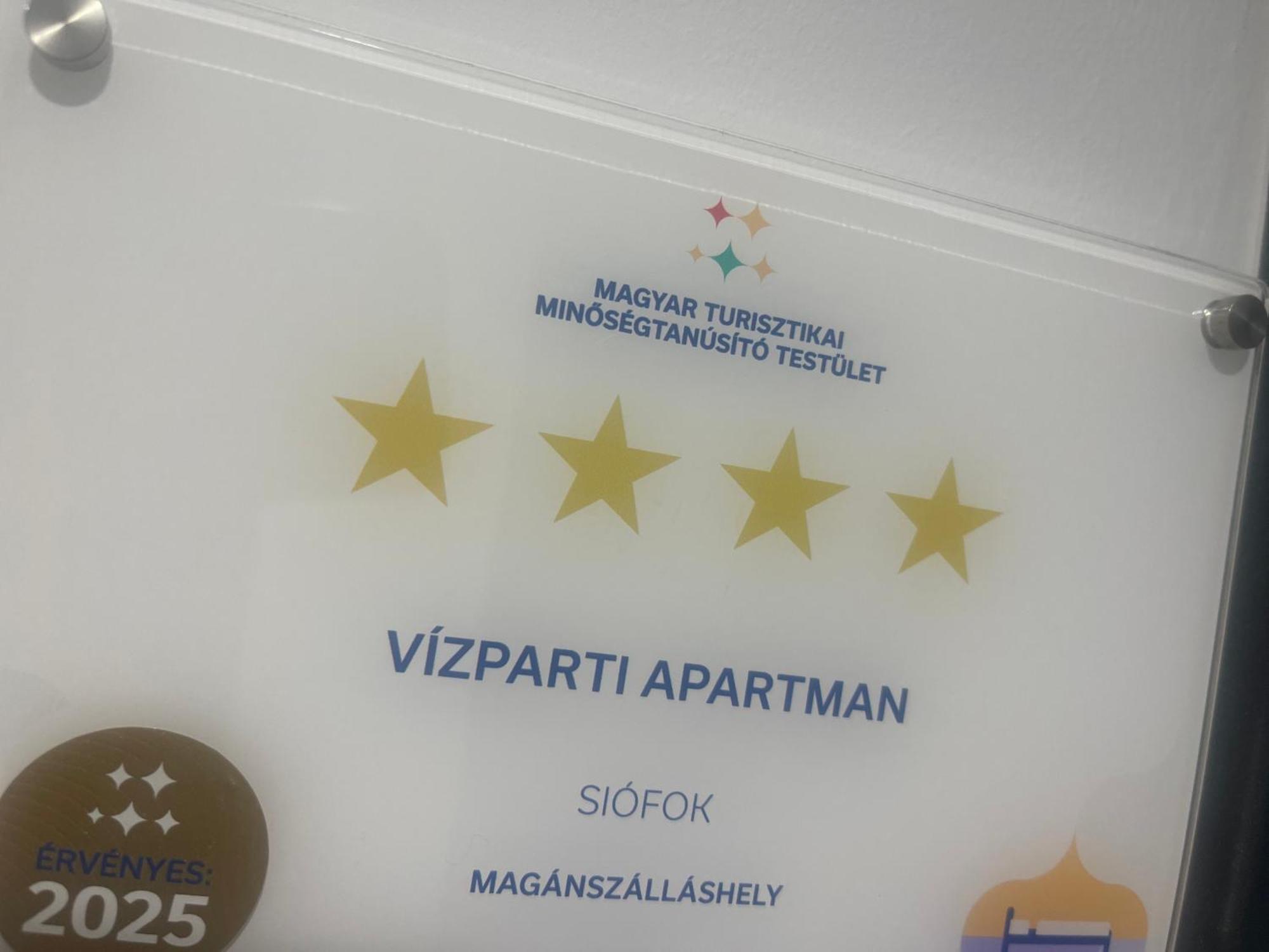 Vizparti Apartman Siofok Luaran gambar