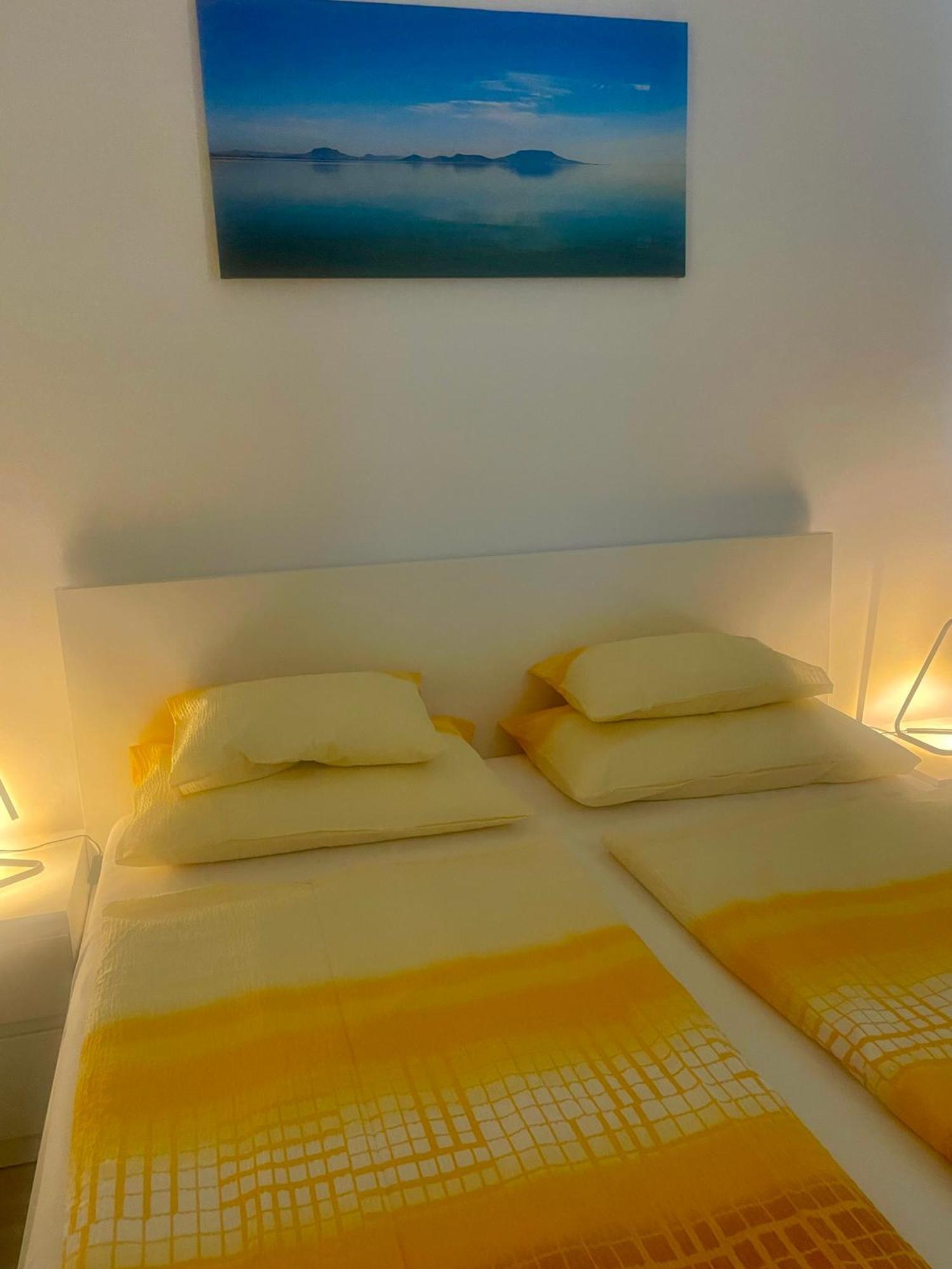 Vizparti Apartman Siofok Luaran gambar