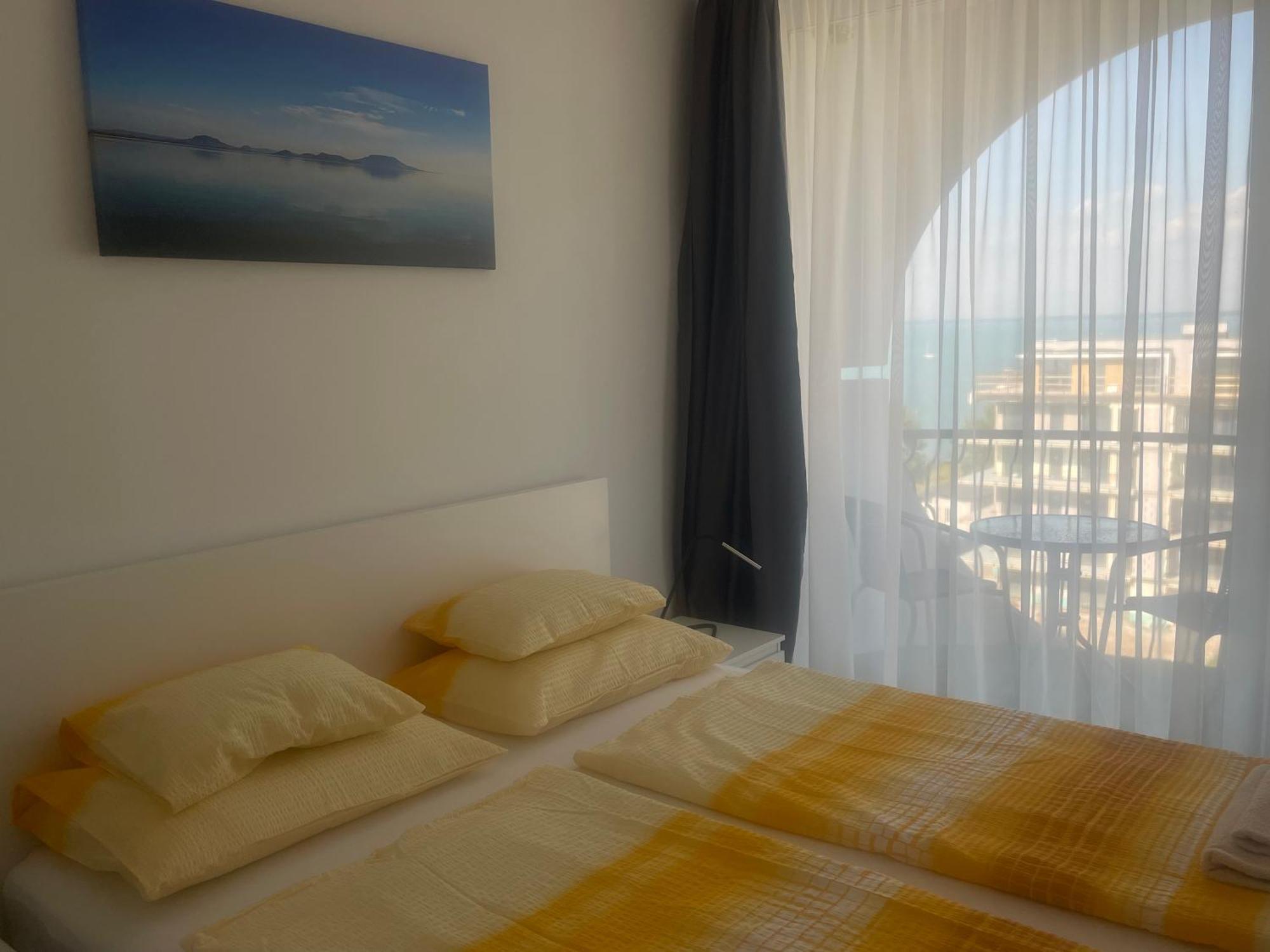 Vizparti Apartman Siofok Luaran gambar